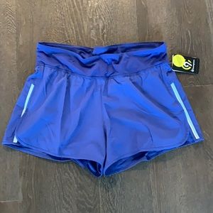 New women’s sz large shorts